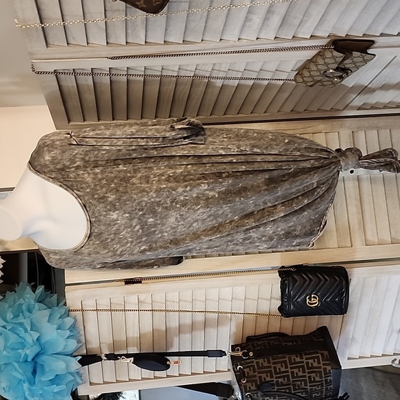 Guilded intent brand distressed TShirt - Picture 3 of 10